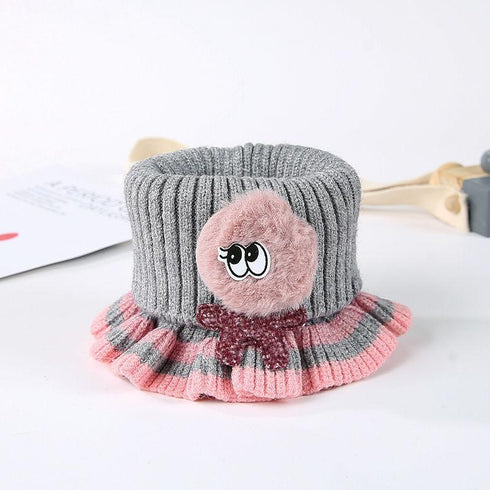 Children's Knitted Giraffe Decal Scarf