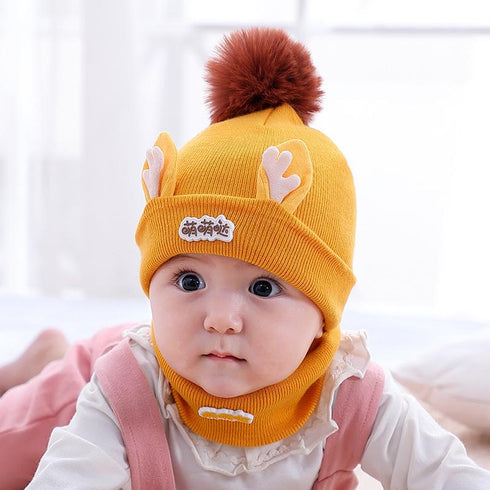 Boy and girl babies thick wool knitted hats in autumn and winter