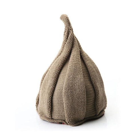 Pointed Twist Cap 18.50-20.86 inches