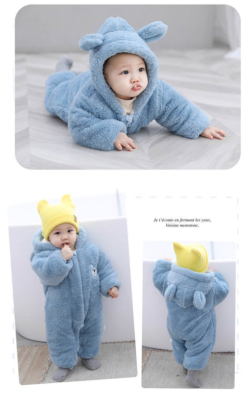 Autumn and winter thickened warm out to hold clothes