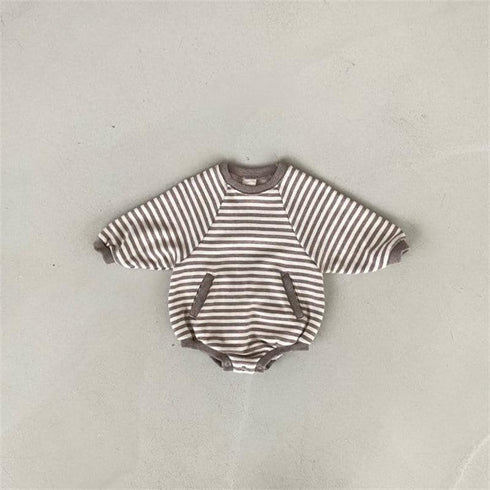 Baby's striped crawling suit