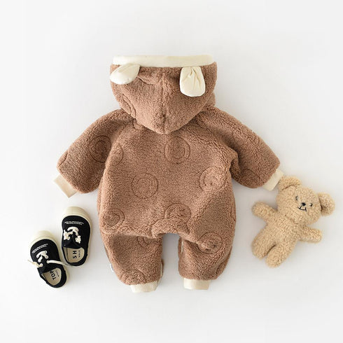 Baby climbing suit to send bear doll scarf